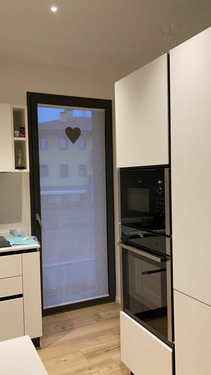 Modello tenda con applicazione cuore classico - lino leggero - immagine 7