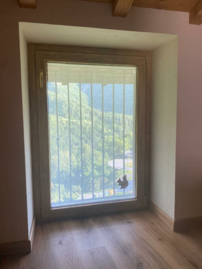 Modello tenda con applicazione scoiattolo - lino leggero - immagine 3