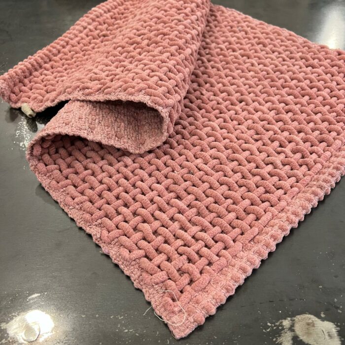 Tappeto intrecciato rosa